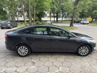 Ford Mondeo 2.0 Ghia - 11