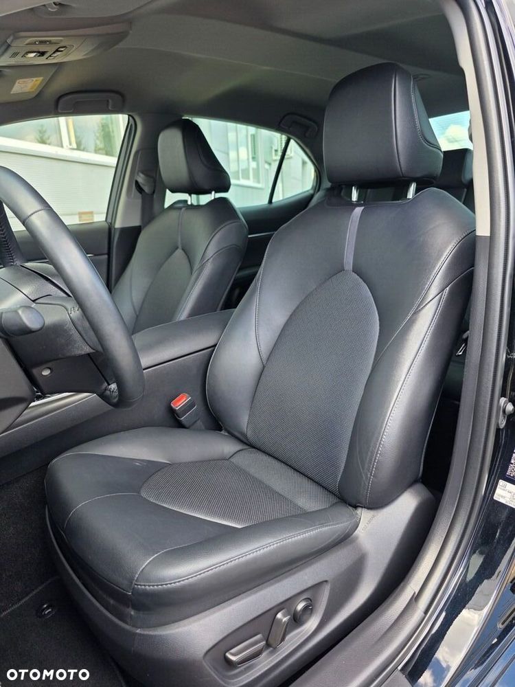 Toyota Camry 2.5 Hybrid Comfort CVT - 21
