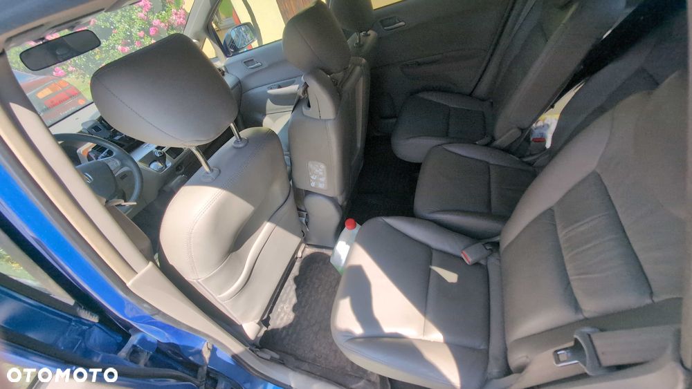 Honda FR-V - 4