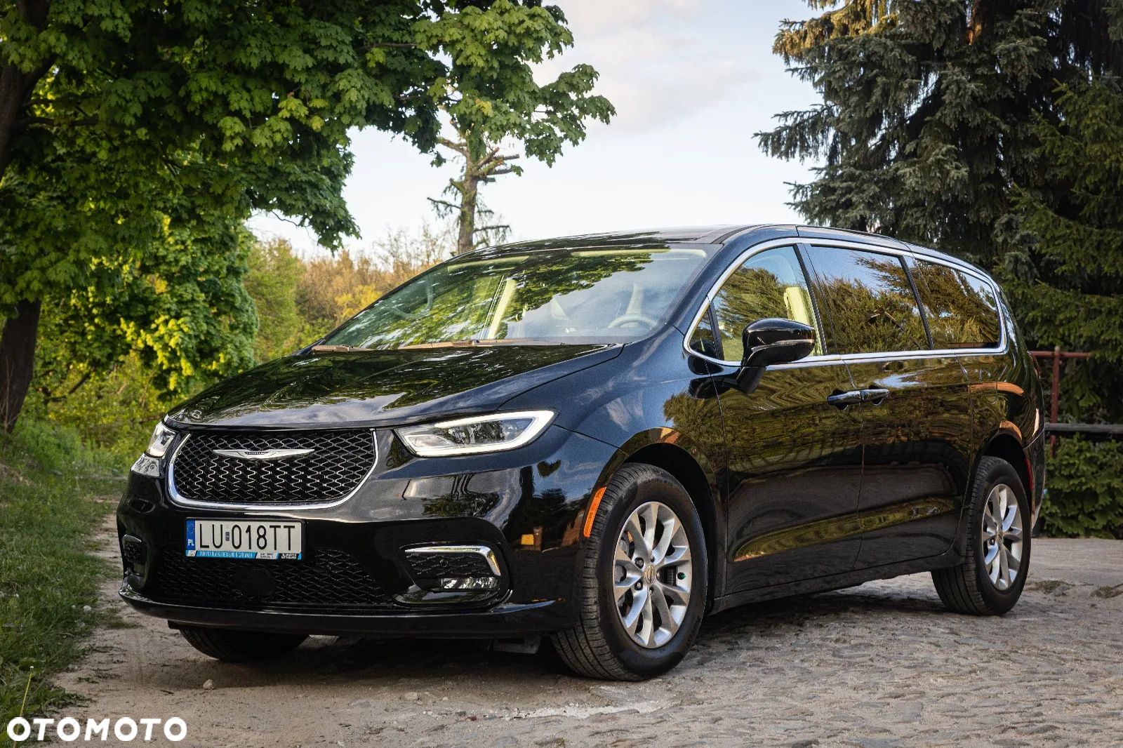 Chrysler Pacifica - 1