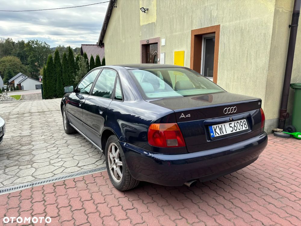 Audi A4 - 4