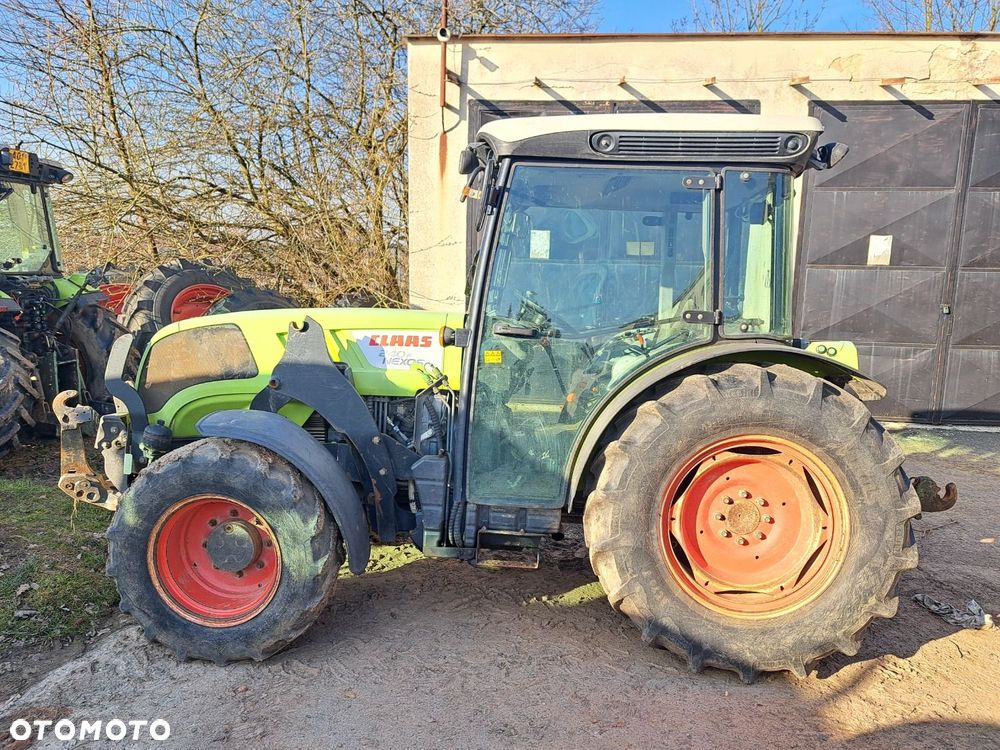 Claas Nexos 240F 4X4 - 11