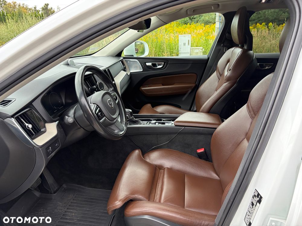 Volvo XC 60 T5 AWD Drive-E Momentum - 8
