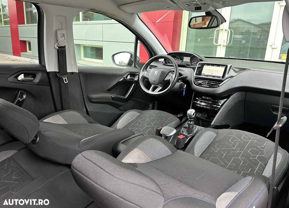 Peugeot 2008 - 10