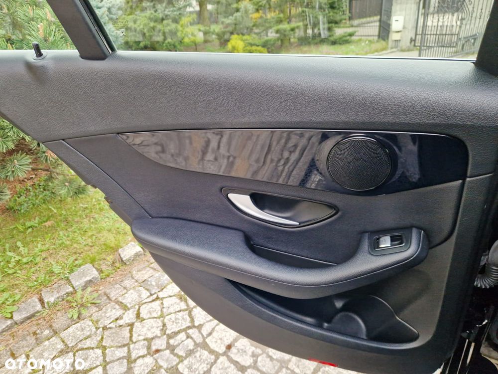 Mercedes-Benz Klasa C 220 CDI DPF Automatik BlueEFFICIENCY Elegance - 30