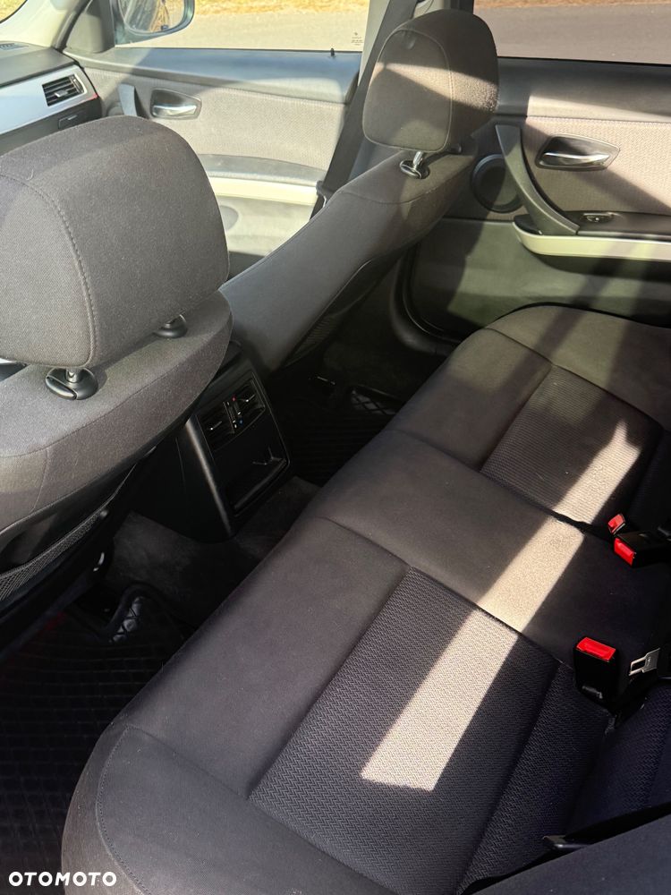 BMW Seria 3 318d - 5