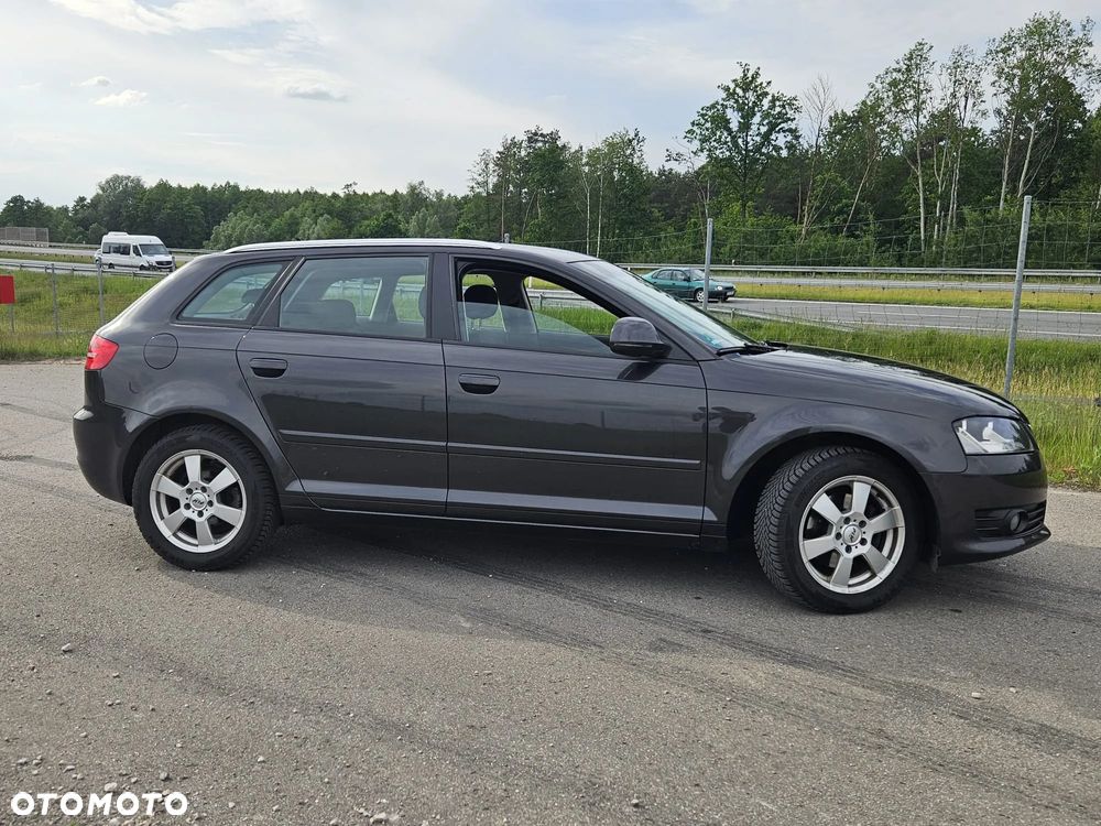 Audi A3 Sportback 1.8 TFSI Attraction - 2