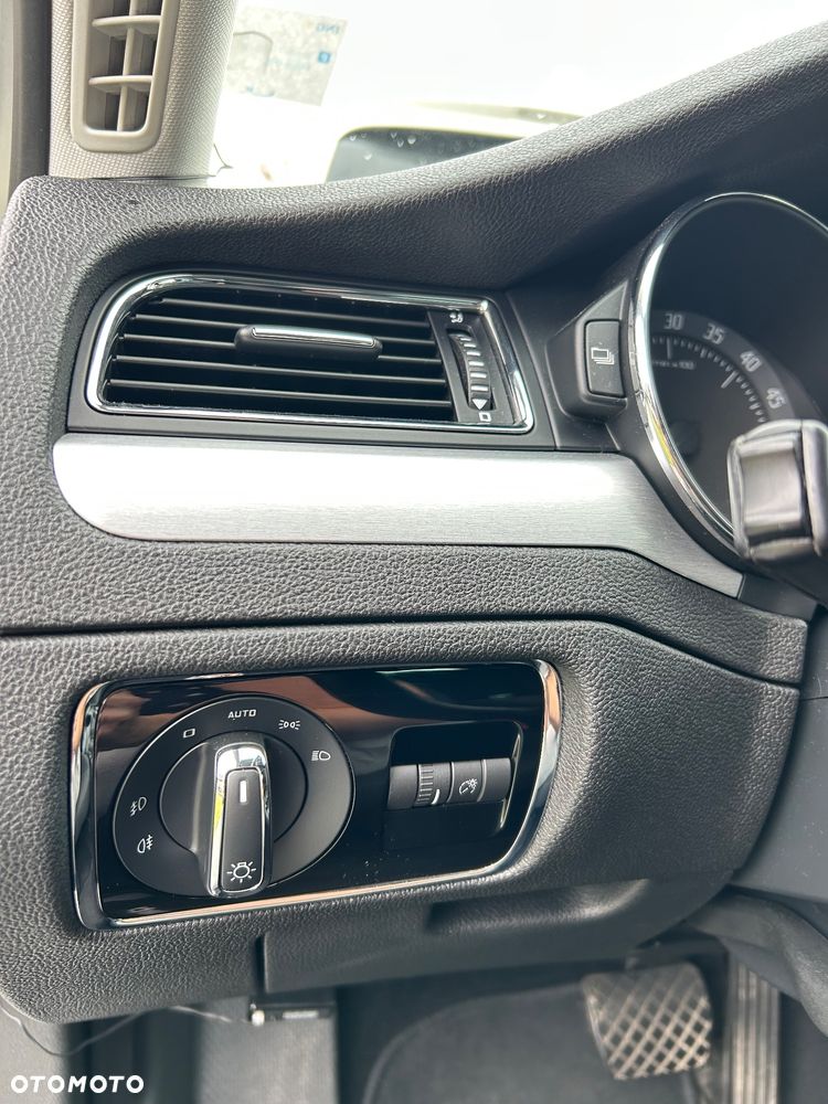 Skoda Superb 2.0 TDI Ambition DSG - 17