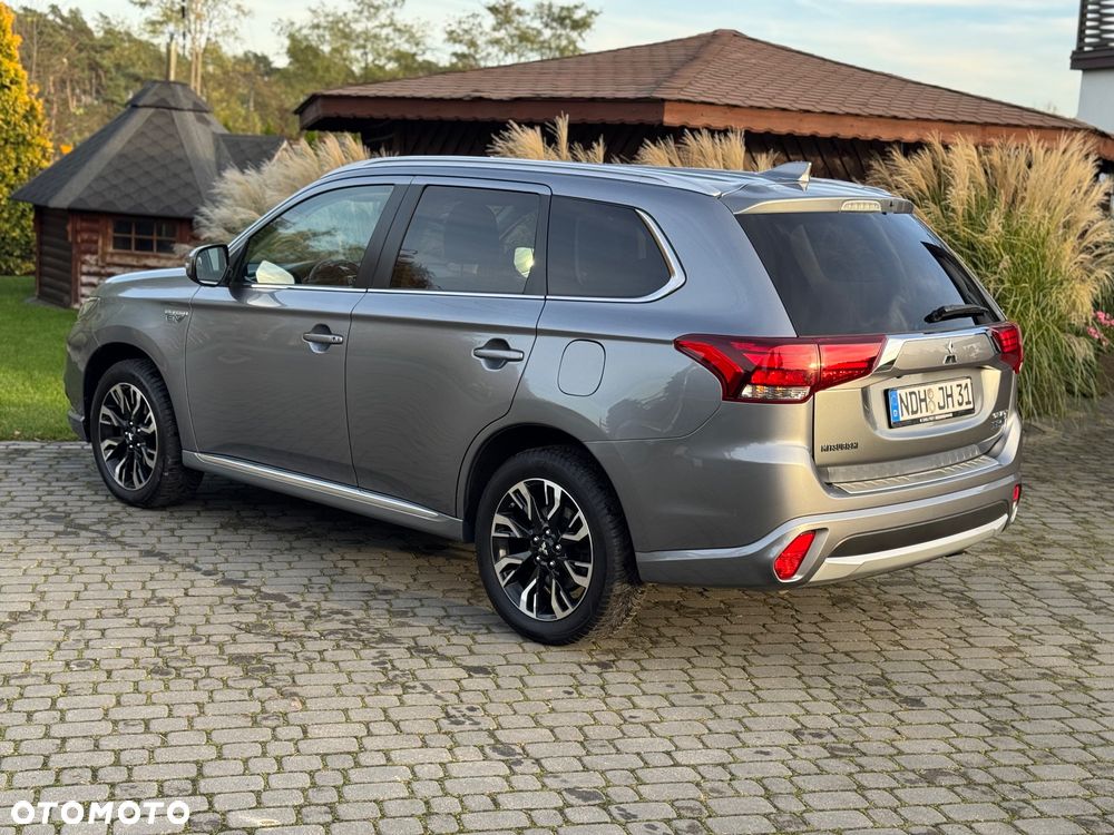 Mitsubishi Outlander 2.0 4WD Plug-In Hybrid Top - 8