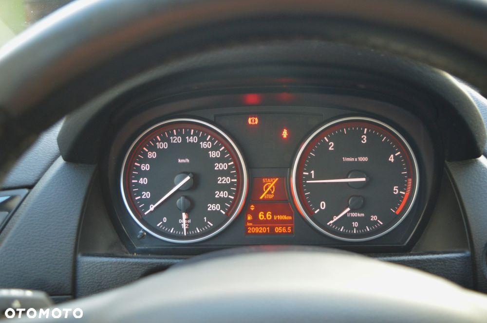 BMW X1 sDrive18d xLine - 13