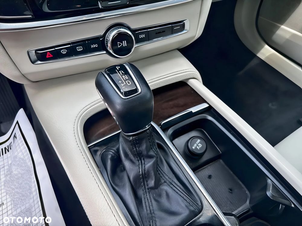 Volvo S90 T6 AWD Momentum - 11