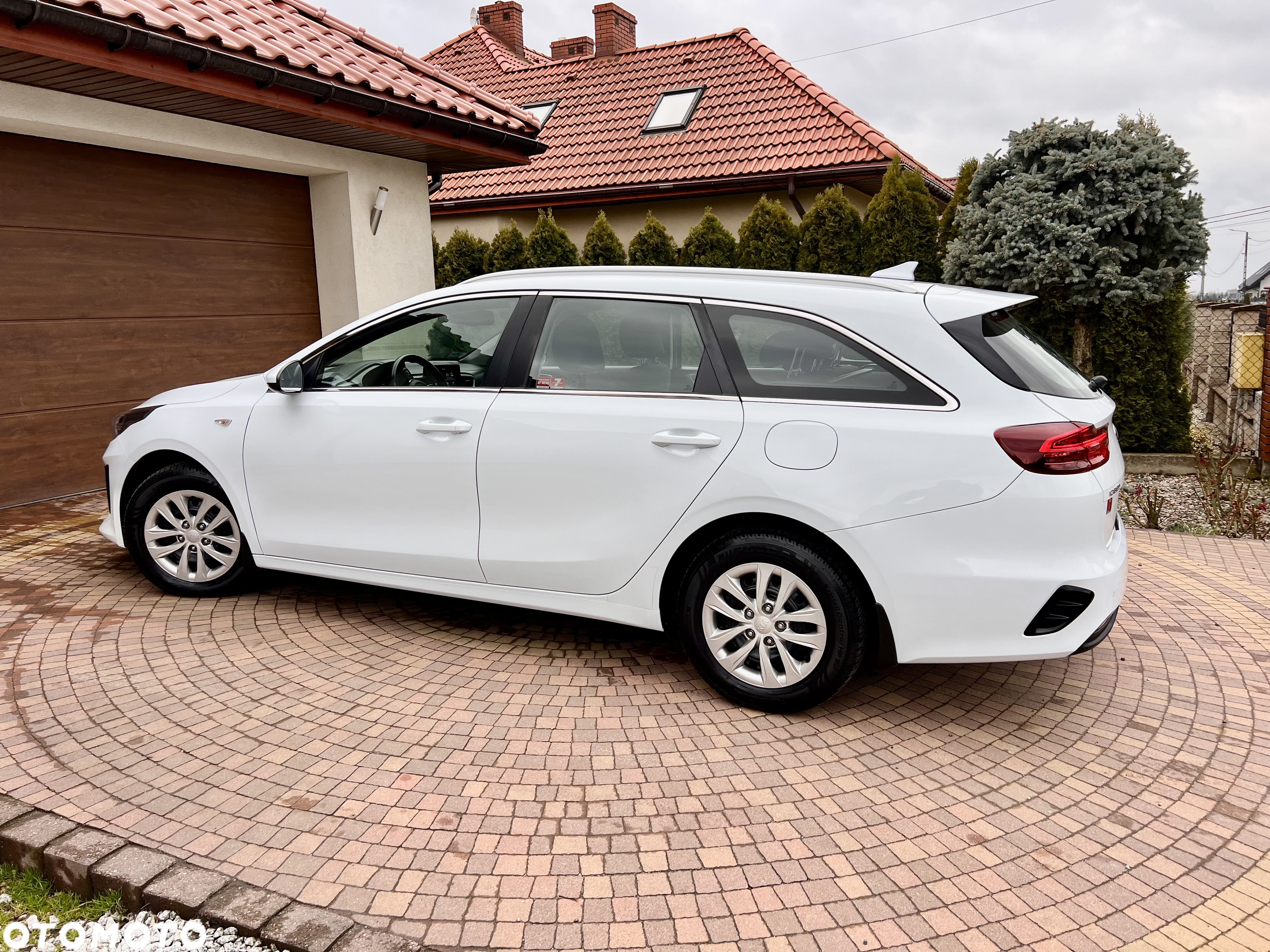 Kia Ceed 1.6 CRDi SCR M - 27