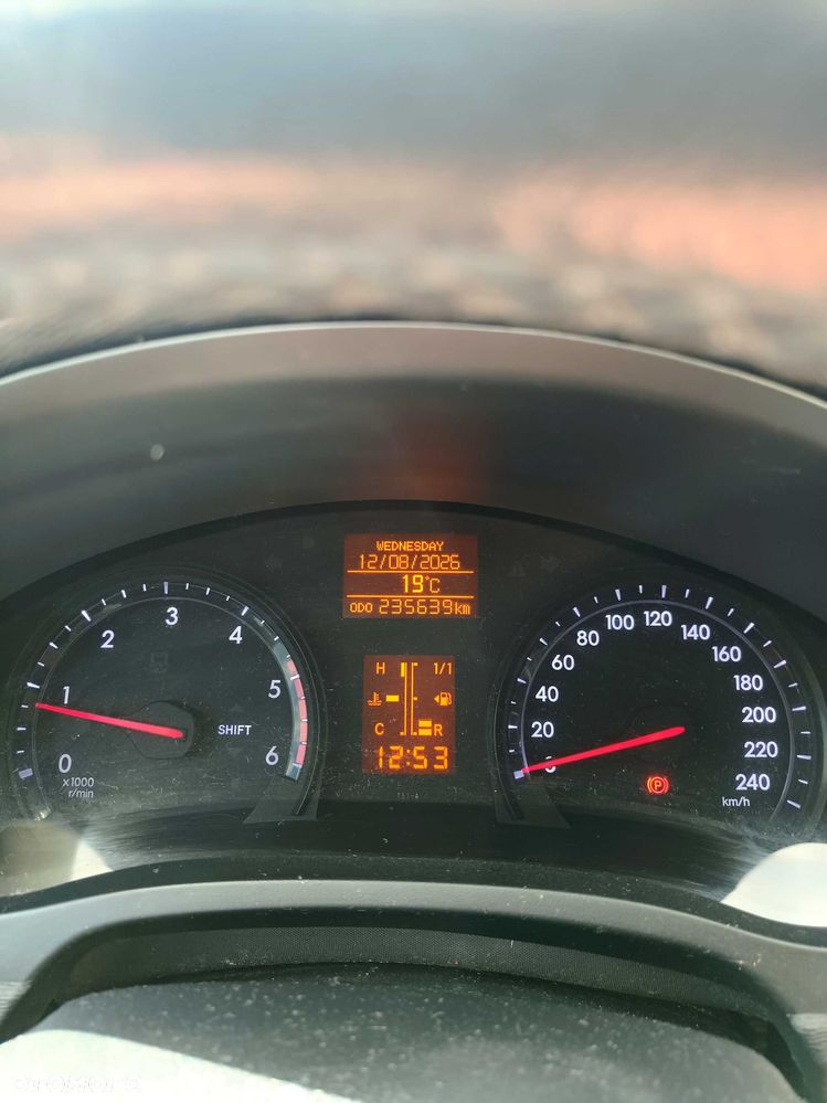 Toyota Avensis - 5