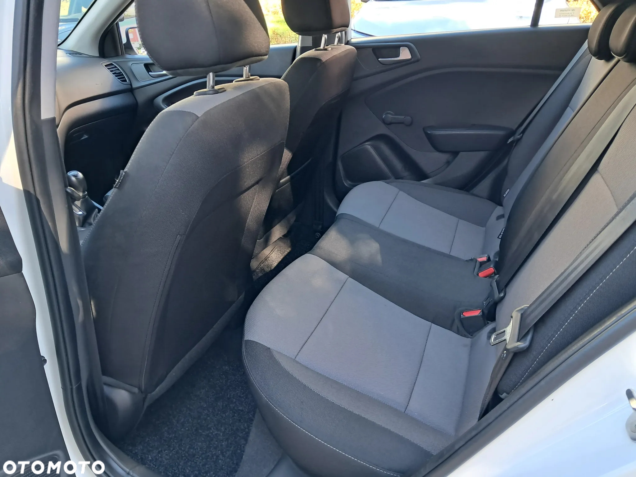Hyundai i20 1.2 BlueDrive Classic + - 11