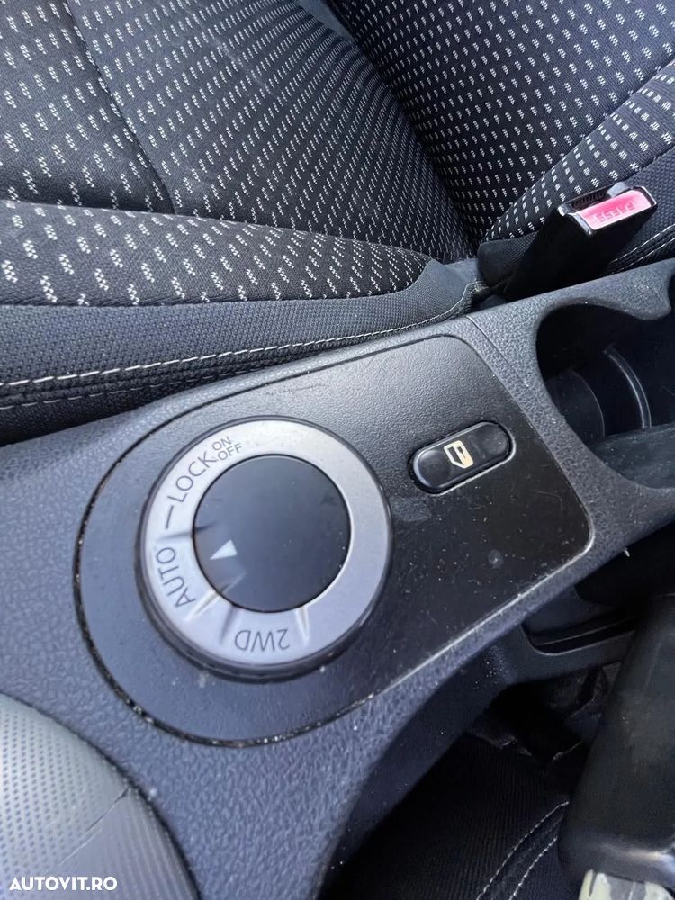 Nissan Qashqai 2.0 DCI 4 x 4 DPF tekna - 17