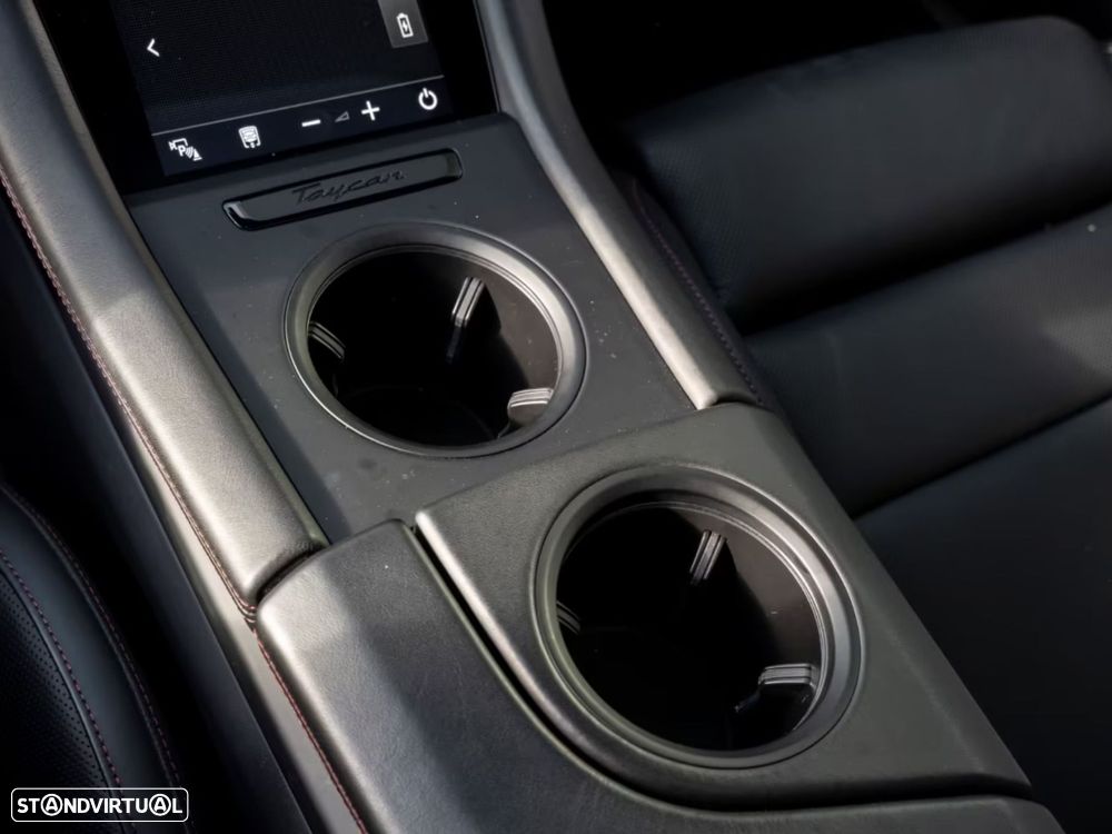 Porsche Taycan Sport Turismo - 18