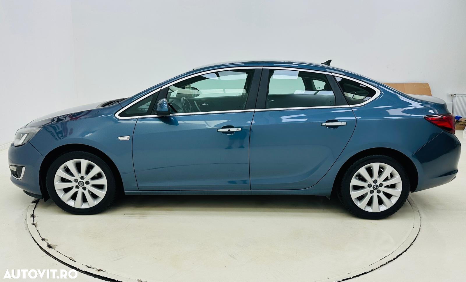 Opel Astra - 10