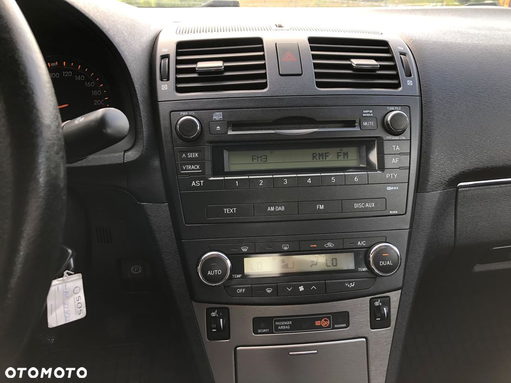 Toyota Avensis 1.8 Active - 18