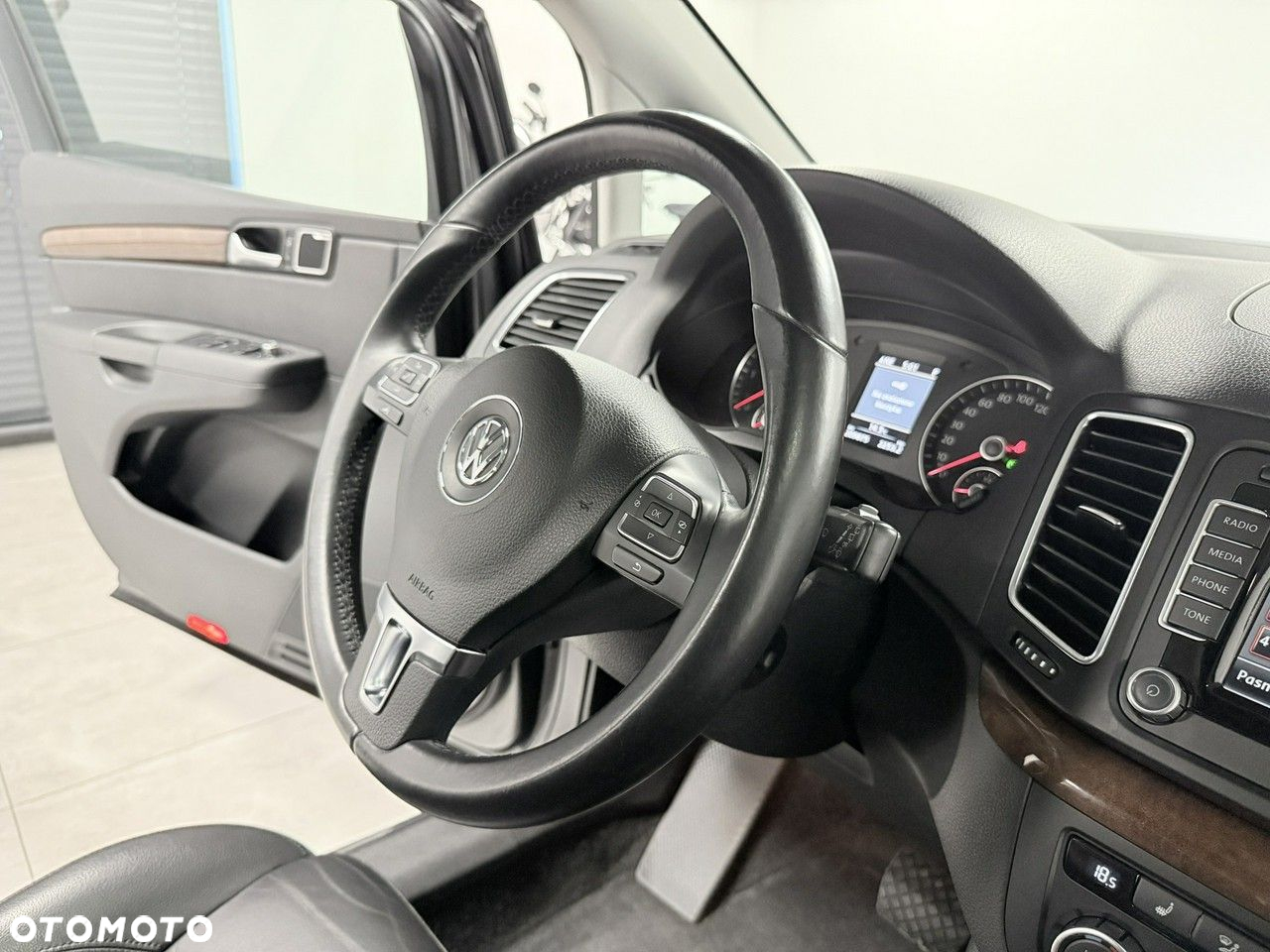 Volkswagen Sharan 2.0 TDI DSG BlueMotion Technology Highline - 39