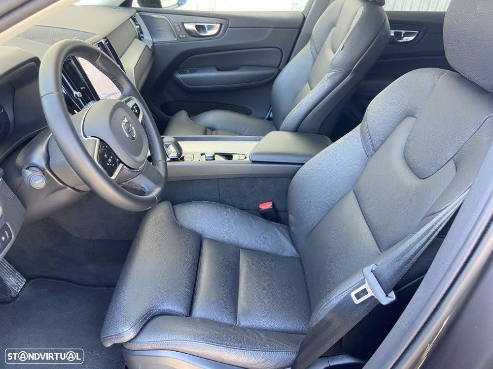 Volvo XC 60 2.0 T6 PHEV Plus Dark AWD - 11