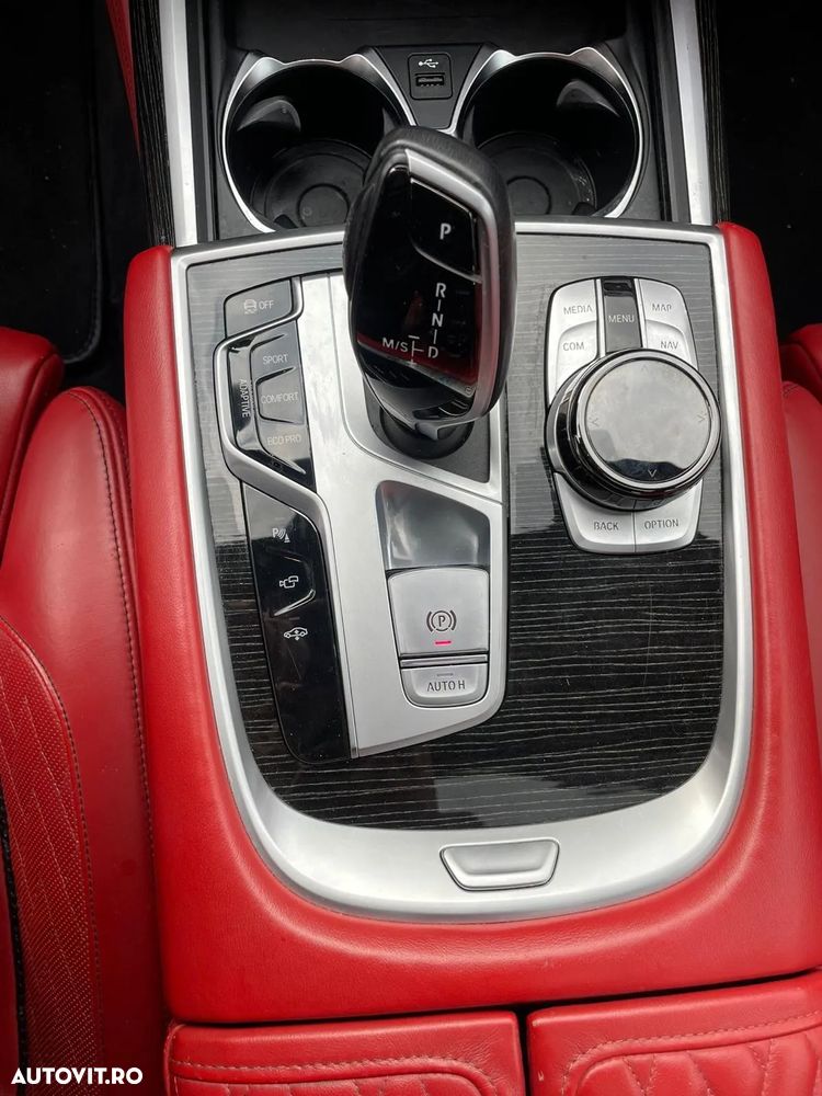 BMW Seria 7 750i xDrive - 15