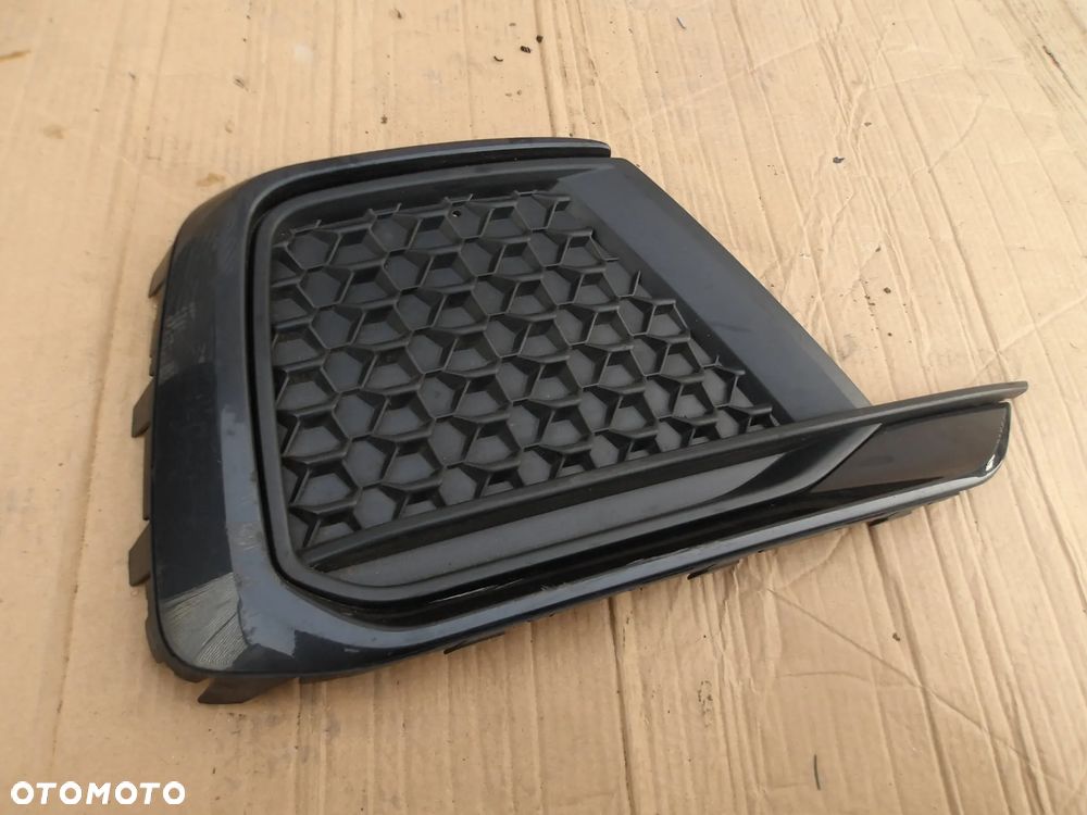 KRATKA ZDERZAKA PRAWY PRZOD AUDI A1 S LINE 82A807682E - 1