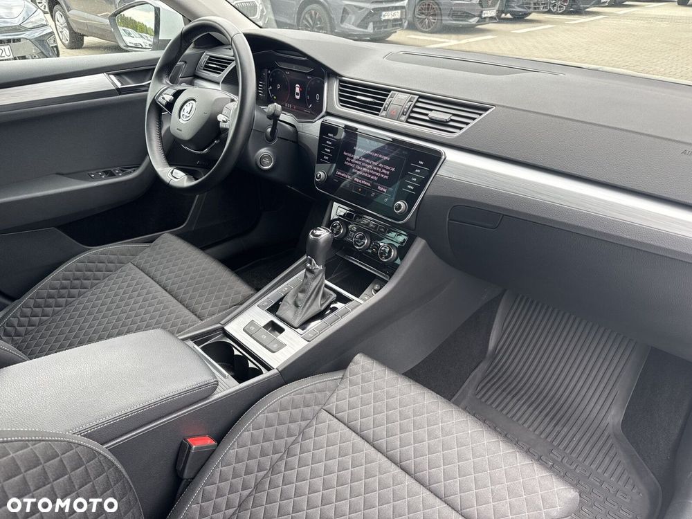 Skoda Superb 2.0 TSI Ambition DSG - 32
