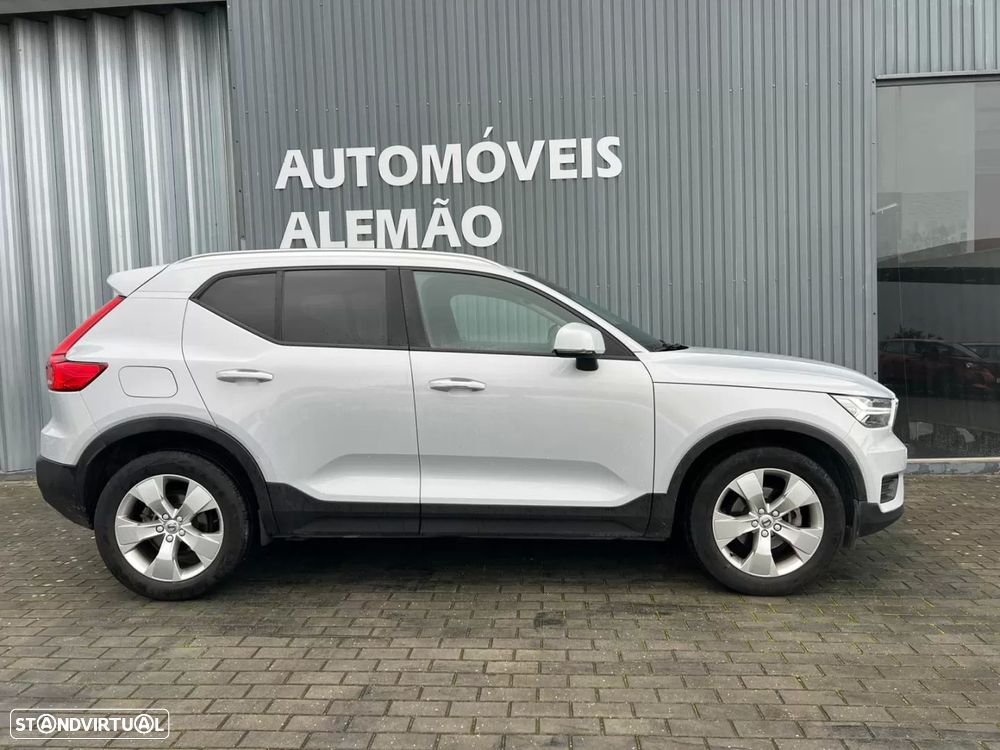 Volvo XC 40 1.5 T3 Momentum Core Geartronic - 4