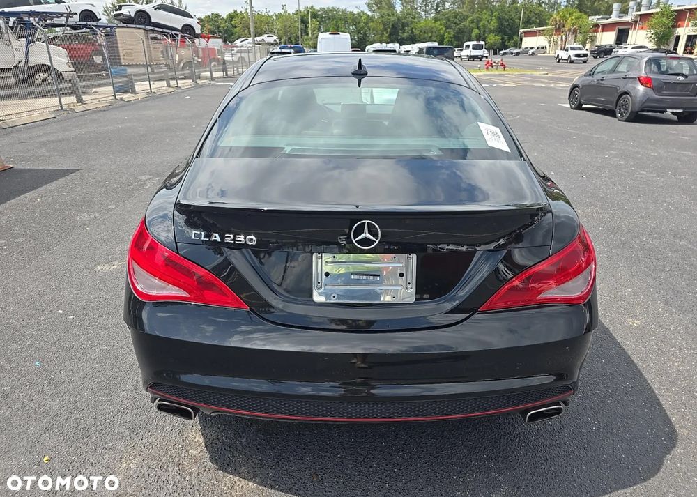 Mercedes-Benz CLA 250 4Matic 7G-DCT AMG Line - 6