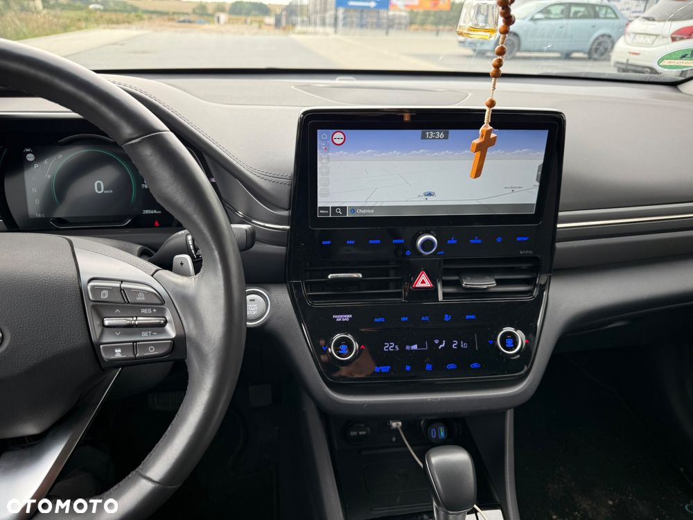 Hyundai IONIQ - 16