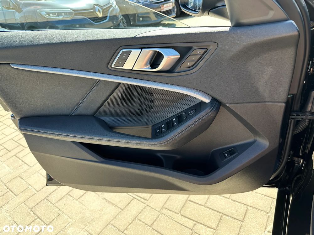 BMW Seria 1 - 21