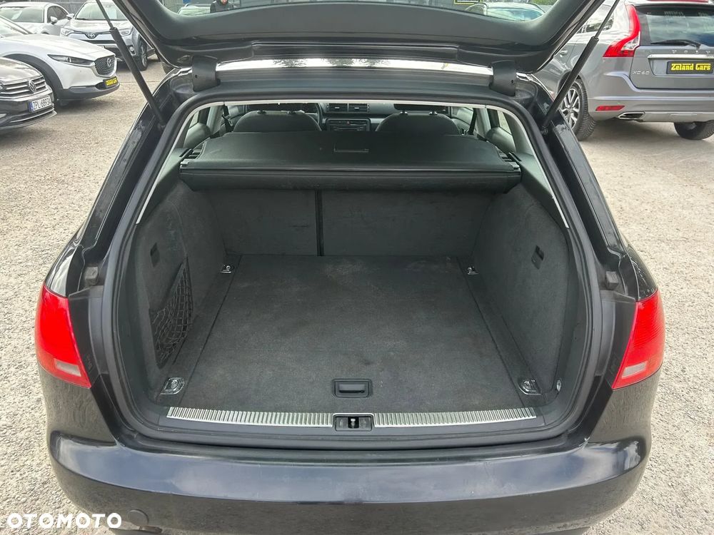Audi A4 Avant - 16