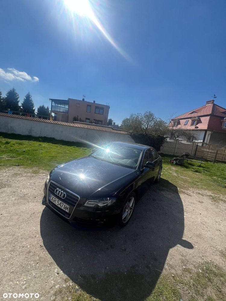 Audi A4 Limousine - 3