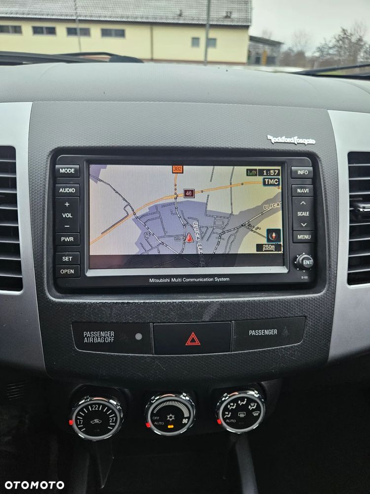 Mitsubishi Outlander - 22