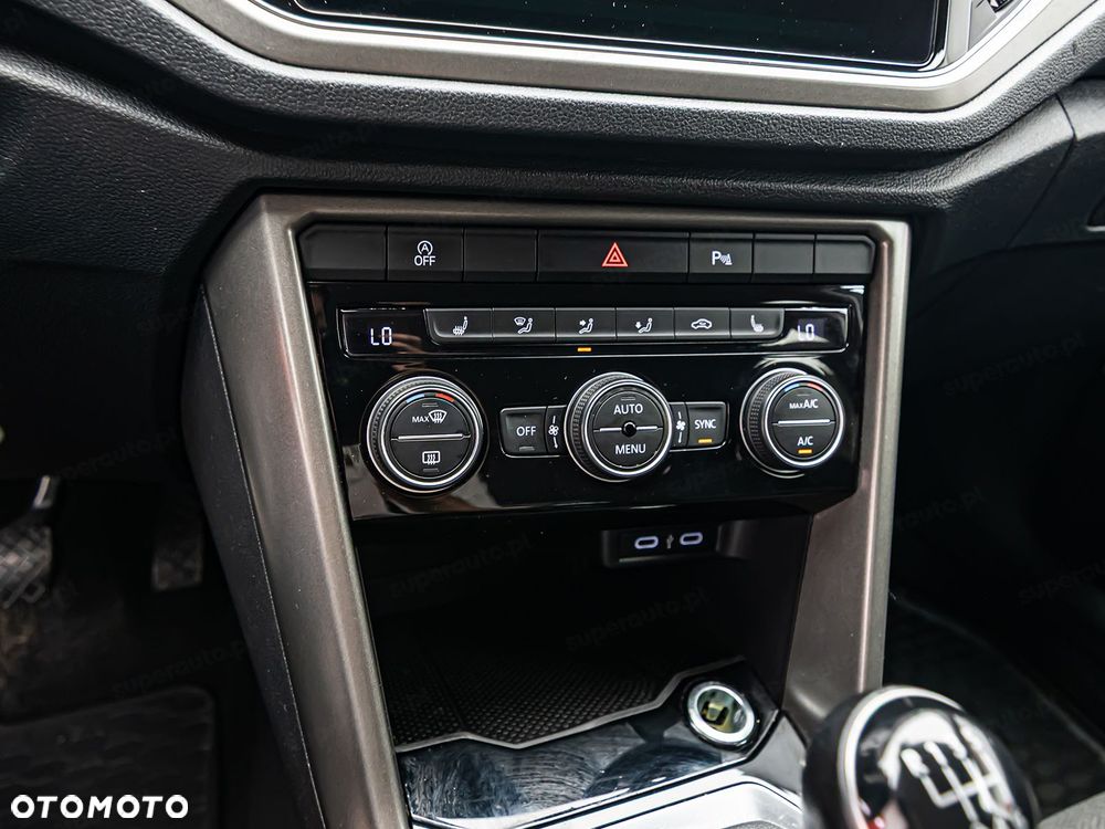 Volkswagen T-Roc - 17