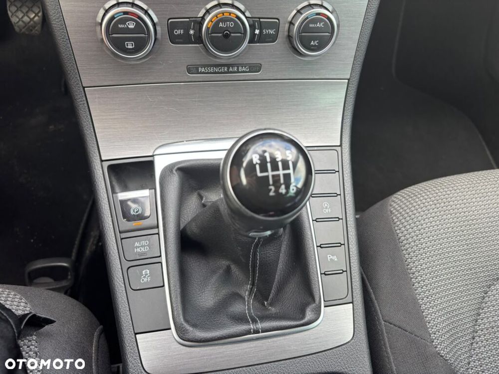 Volkswagen Passat Variant 2.0 Blue TDI SCR Business Edition - 10
