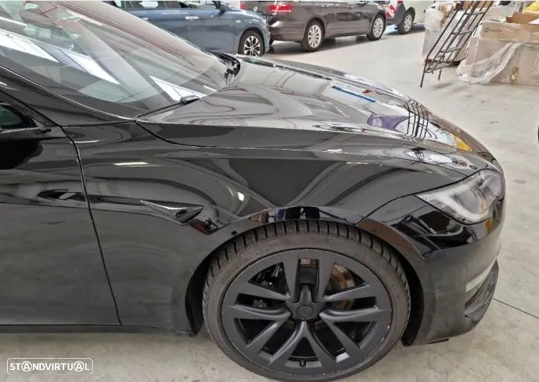 Tesla Model S Plaid - 16
