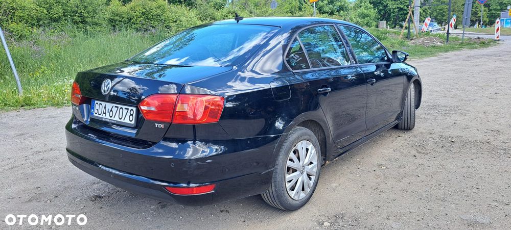 Volkswagen Jetta 1.6 TDI Comfortline - 8