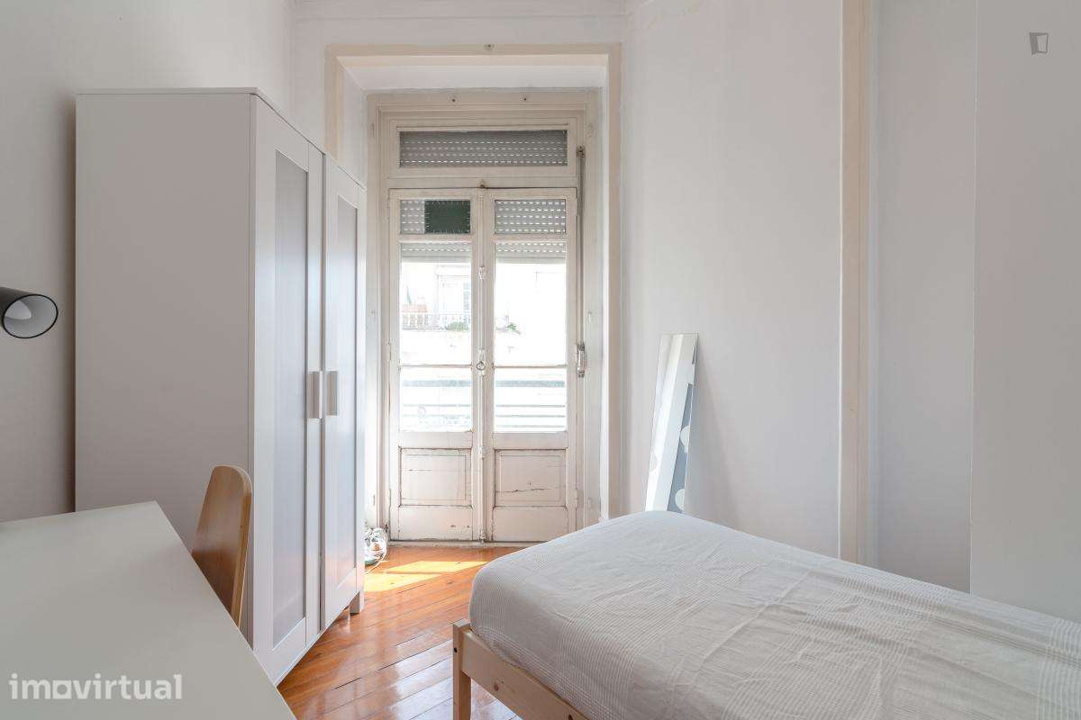 Quarto - localizado em Alameda Lisbon - Grande imagem: 3/13