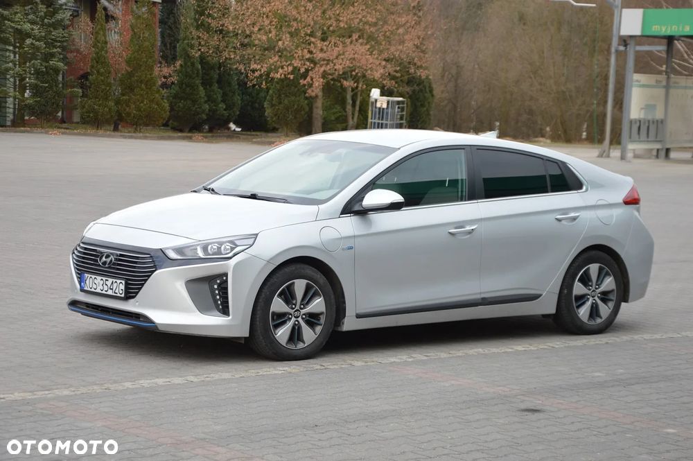 Hyundai IONIQ - 16