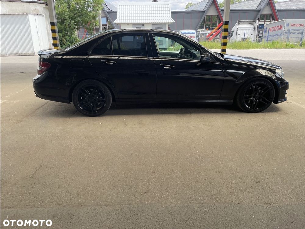 Mercedes-Benz Klasa C 300 CDI 4Matic 7G-TRONIC Avantgarde Edition - 5