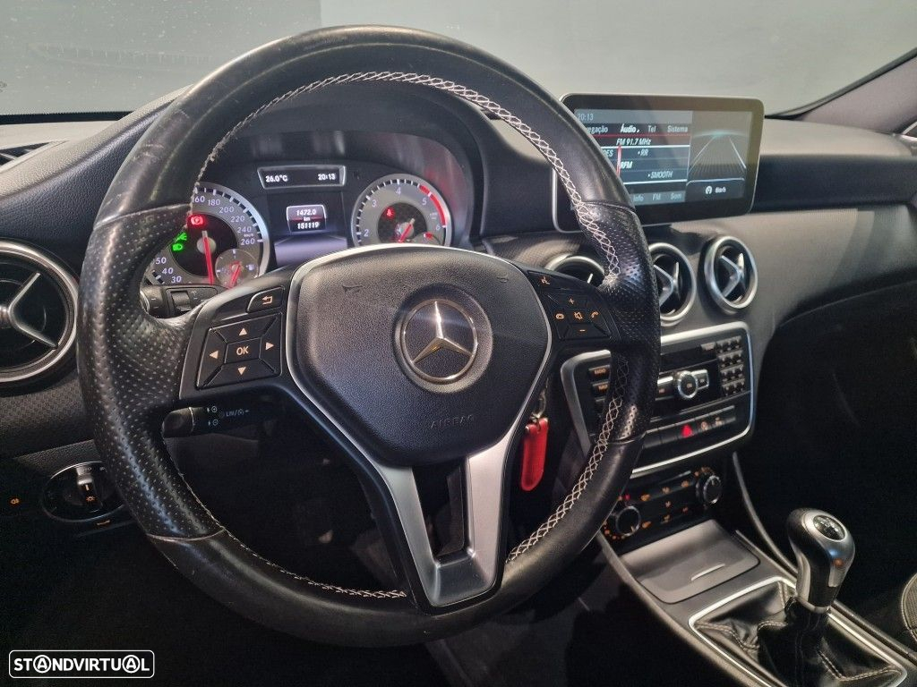 Mercedes-Benz A 200 d AMG Line - 19