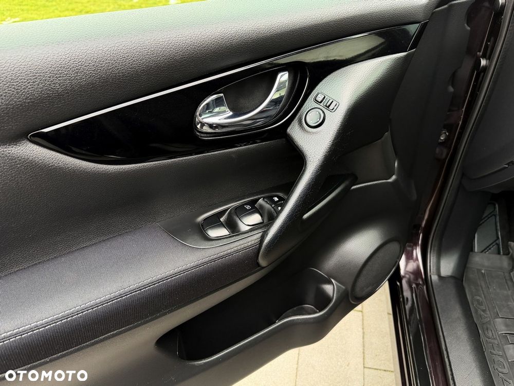 Nissan Qashqai 1.2 DIG-T N-Connecta EU6 - 25