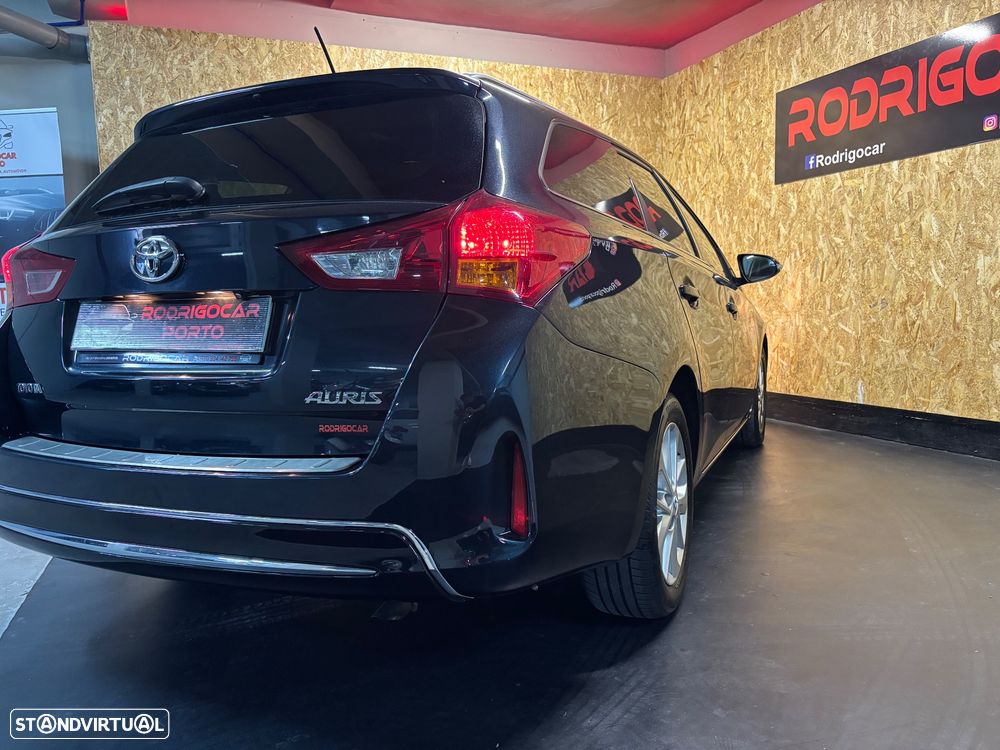 Toyota Auris Touring Sports ver-1-4-d--4d-c-plusp-techoplusp-sport - 25
