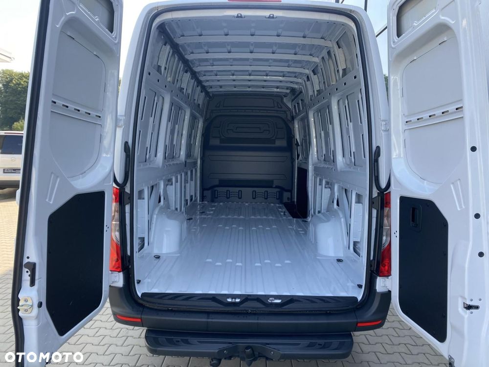 Mercedes-Benz Sprinter - 16