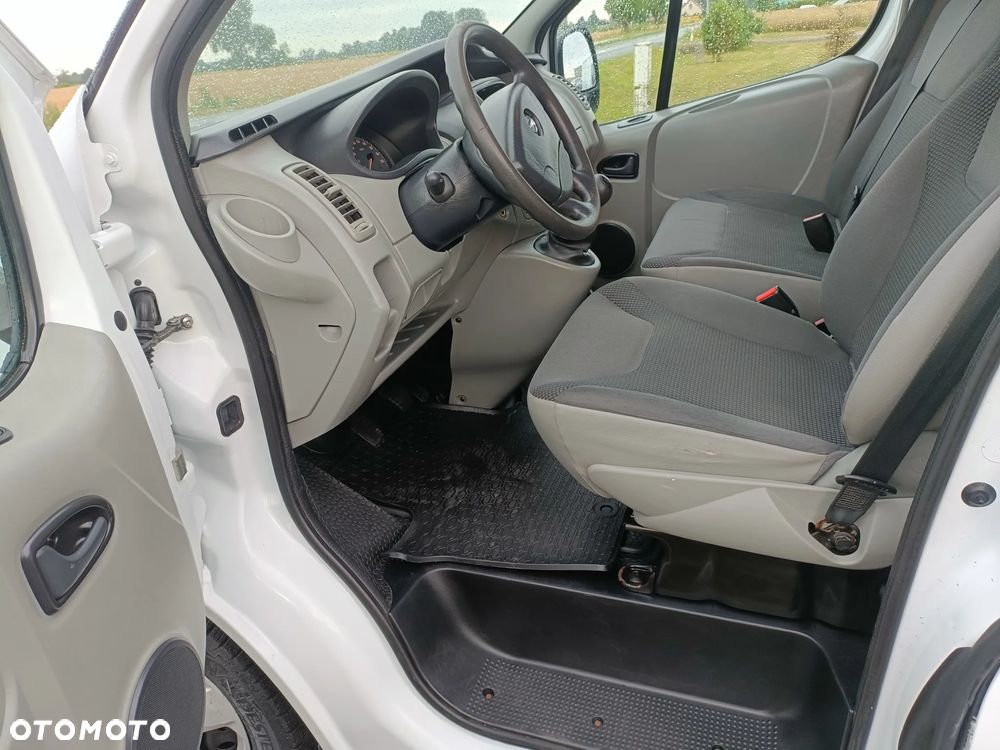 Opel Vivaro - 10