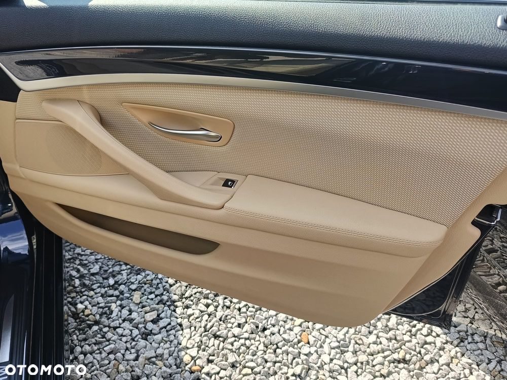 BMW Seria 5 520d Luxury Line - 8