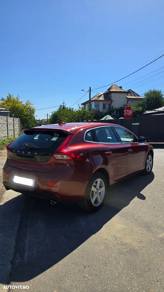 Volvo V40 D3 Aut Momentum - 4