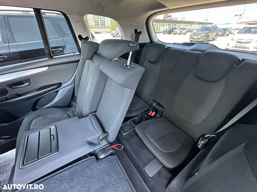 BMW Seria 2 218d Sport-Aut. Sport Line - 7