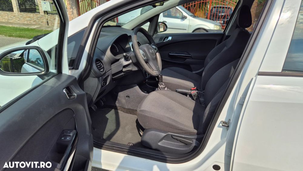 Opel Corsa 1.2 Essentia - 6